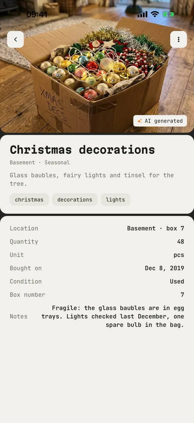 A card for a box of Christmas decorations: basement, box 7